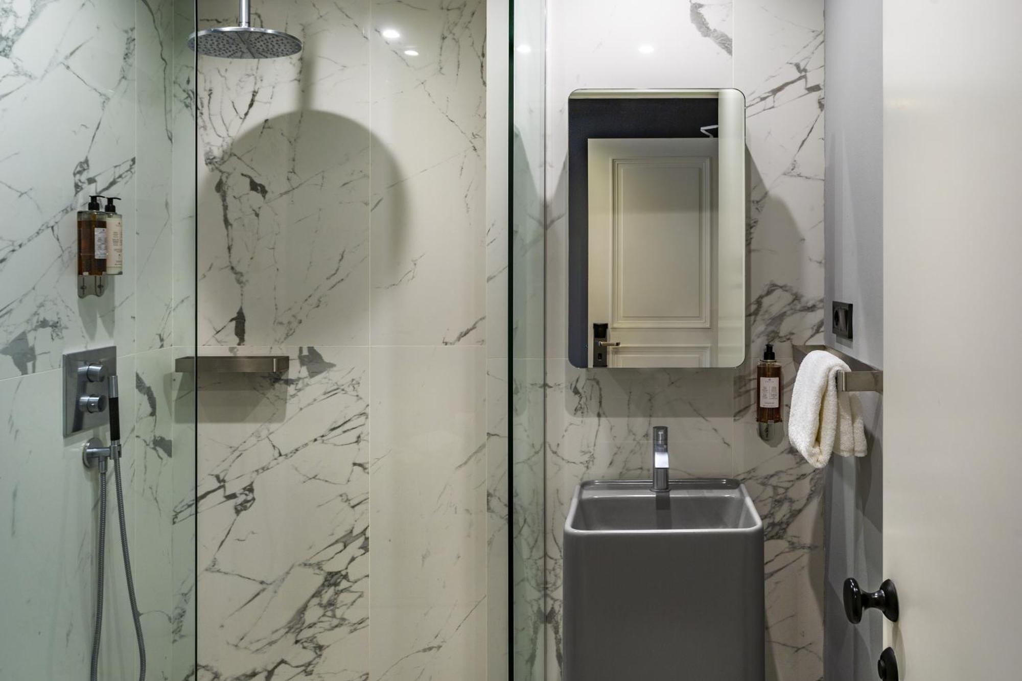 The Blue Fox Hotel Tbilisi Bagian luar foto